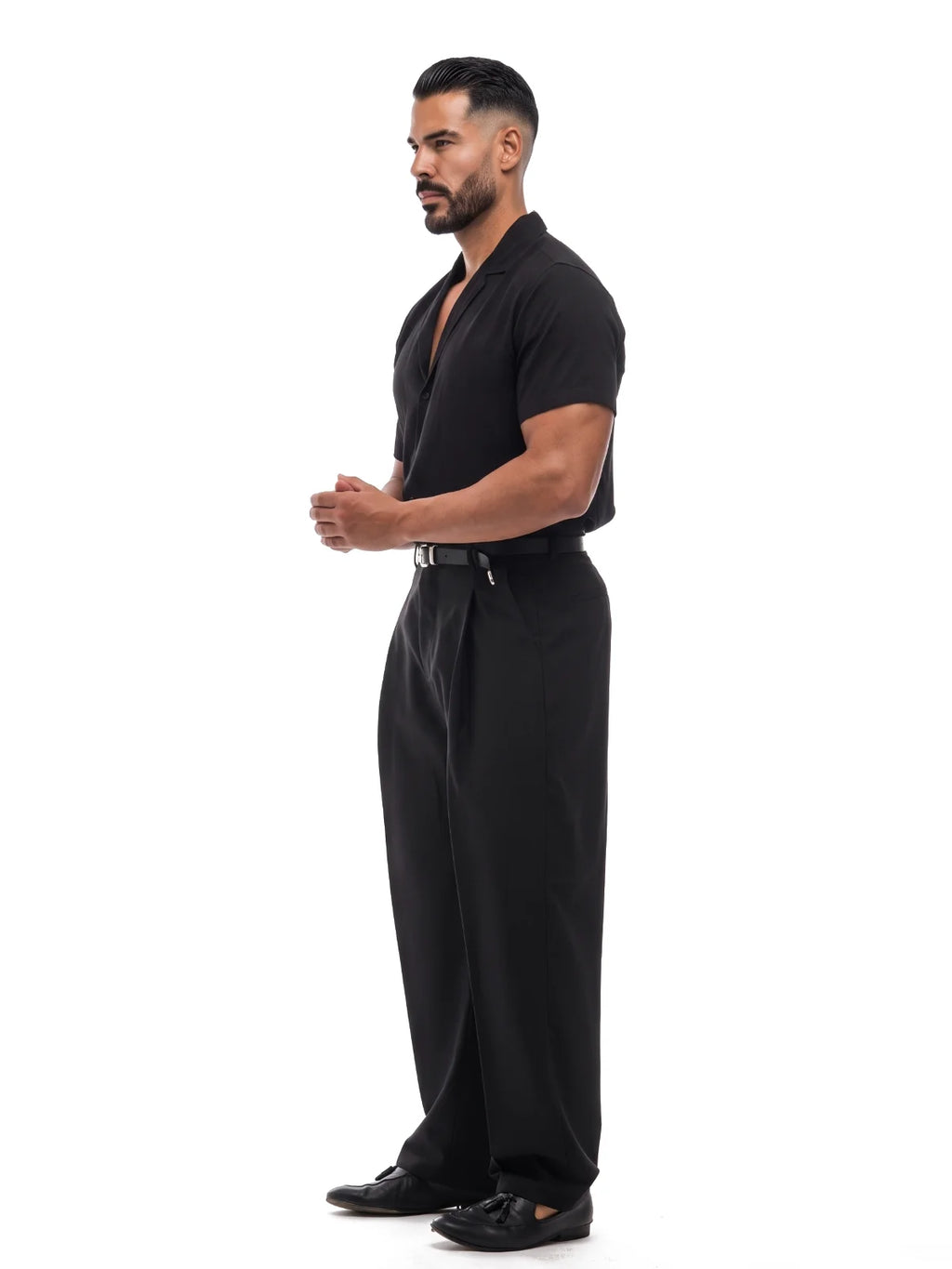 ADRIÁN camisa de manga corta negra – vista lateral – Bruno Valls