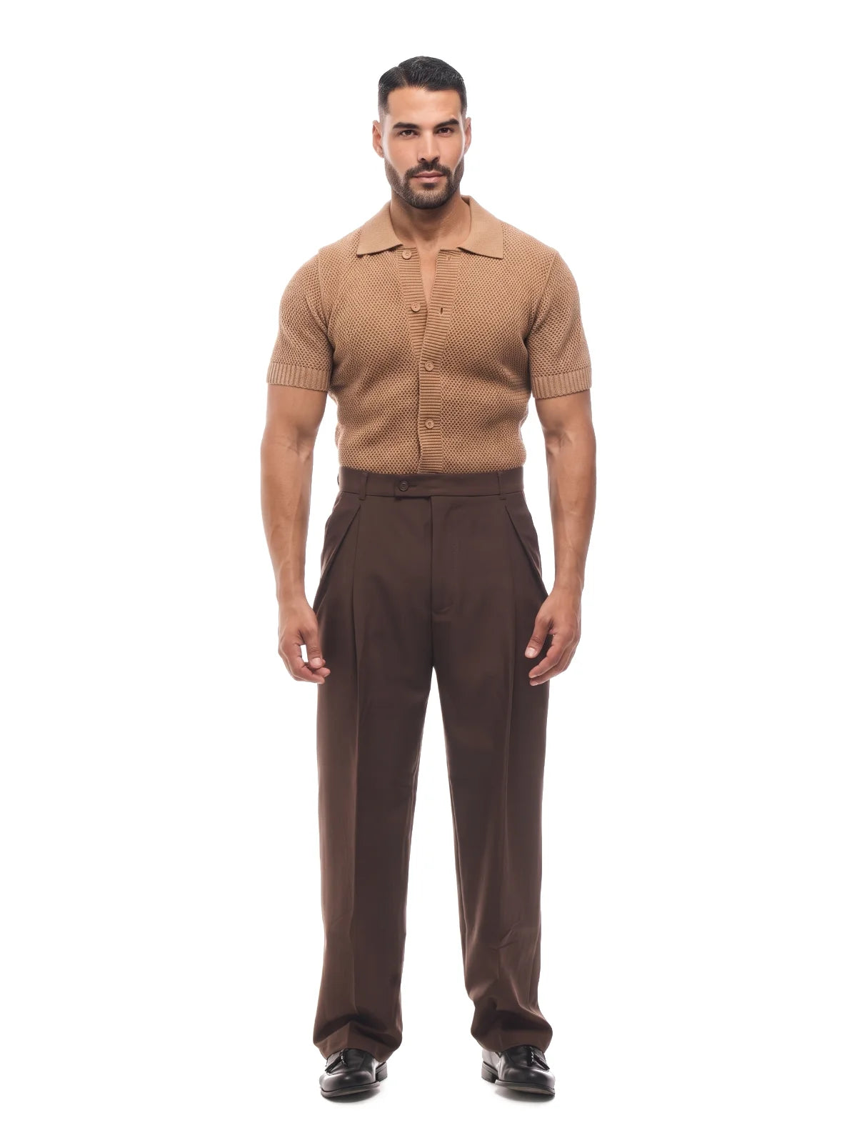 ÁLVARO polo de crochet marrón – look completo – Bruno Valls