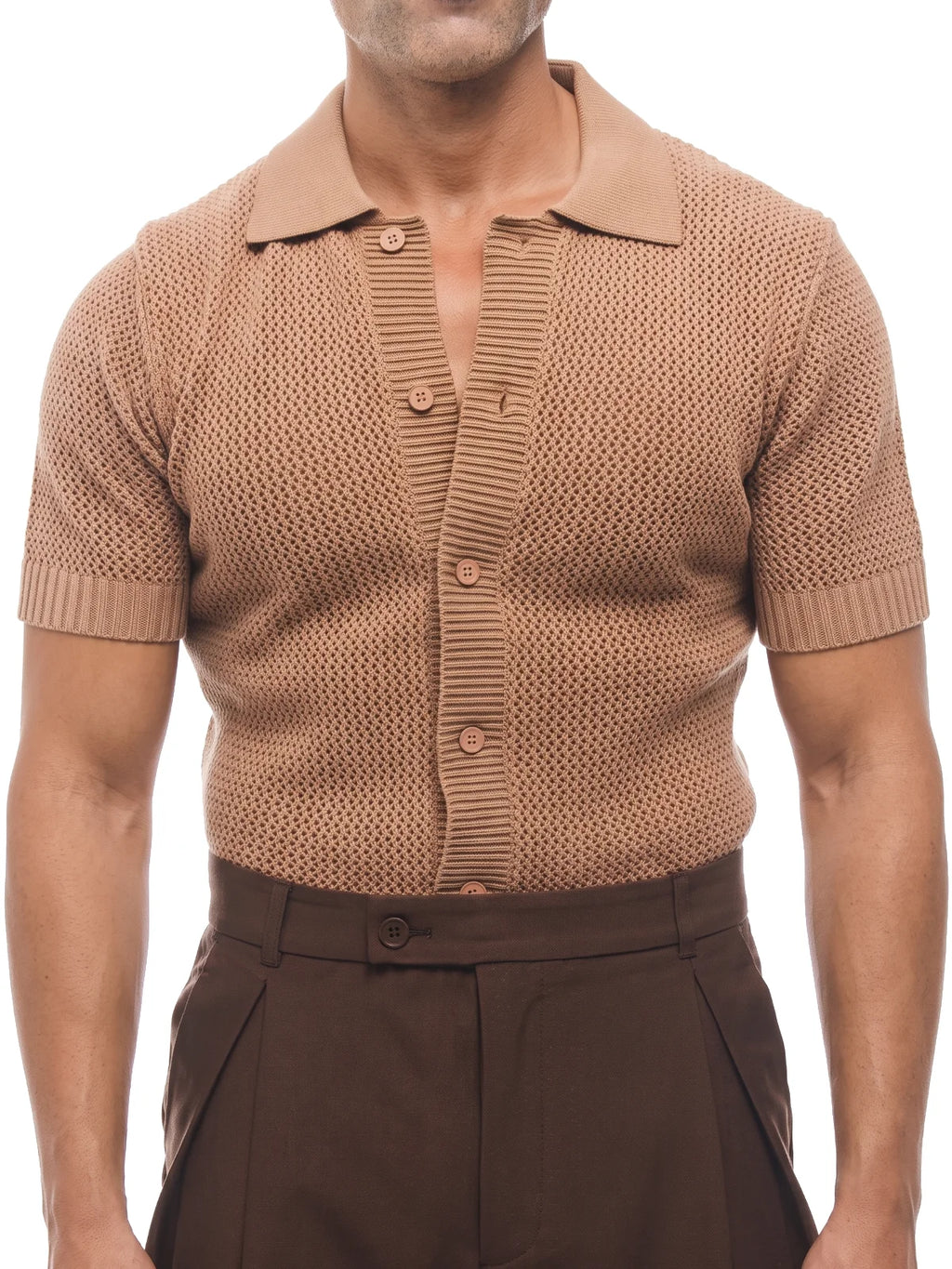 ÁLVARO polo de crochet marrón – detalle de botones – Bruno Valls