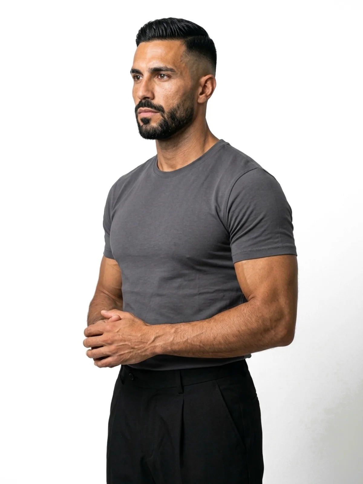 HÉCTOR camiseta básica slim gris oscuro – vista tres cuartos – Bruno Valls