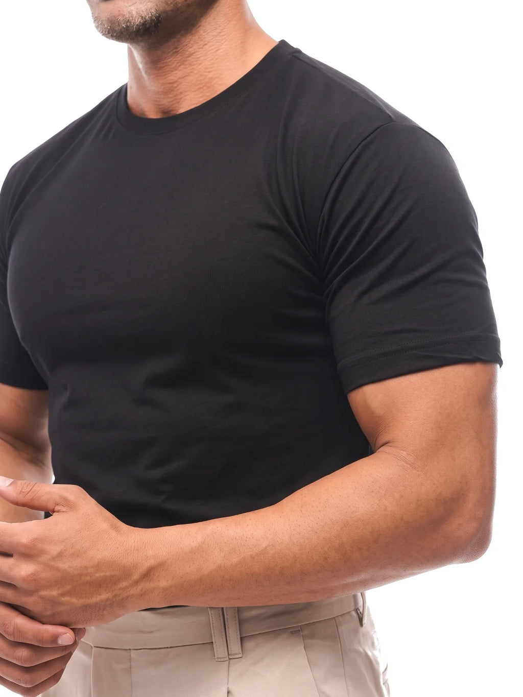 HÉCTOR camiseta básica slim negra – detalle – Bruno Valls