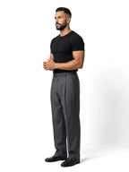 HUGO pantalón de doble pinza gris oscuro – vista tres cuartos – Bruno Valls