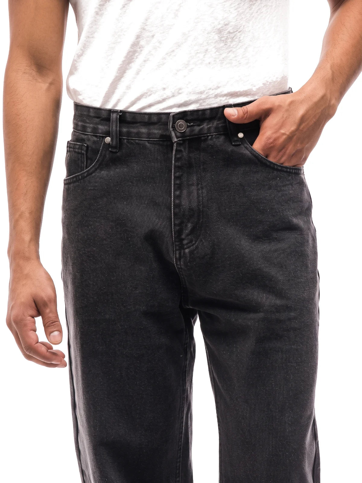 IKER vaquero baggy negro – detalle del bolsillo delantero – Bruno Valls