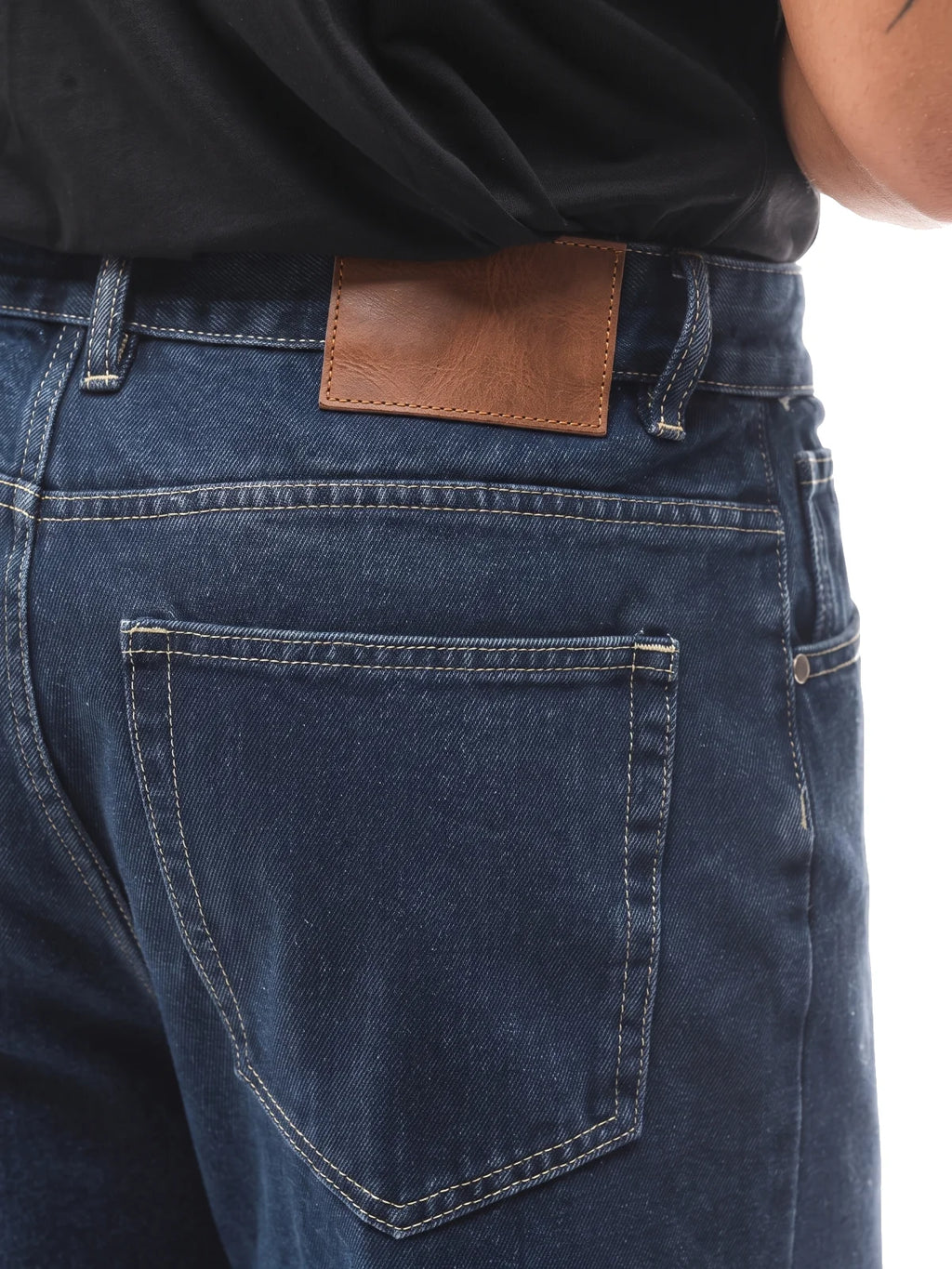 IKER vaquero baggy azul marino – detalle del bolsillo trasero – Bruno Valls