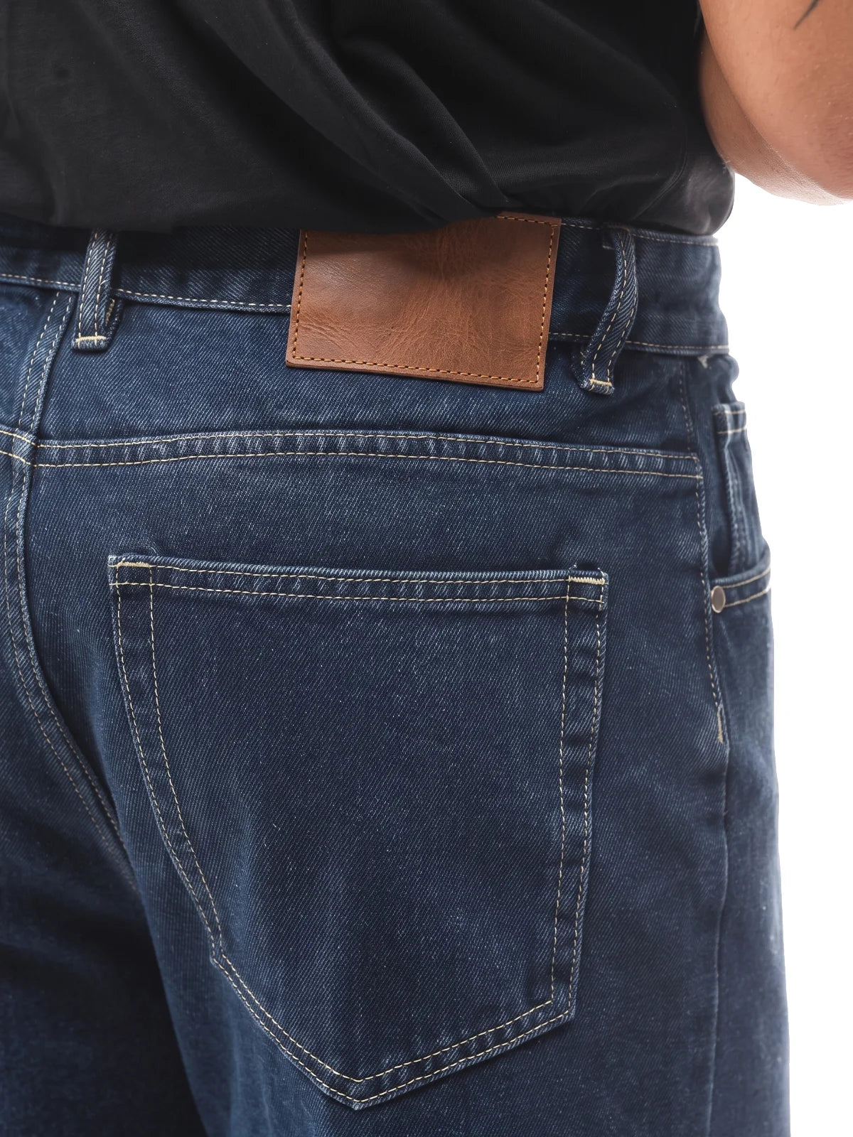 IKER vaquero baggy azul marino – detalle del bolsillo trasero – Bruno Valls