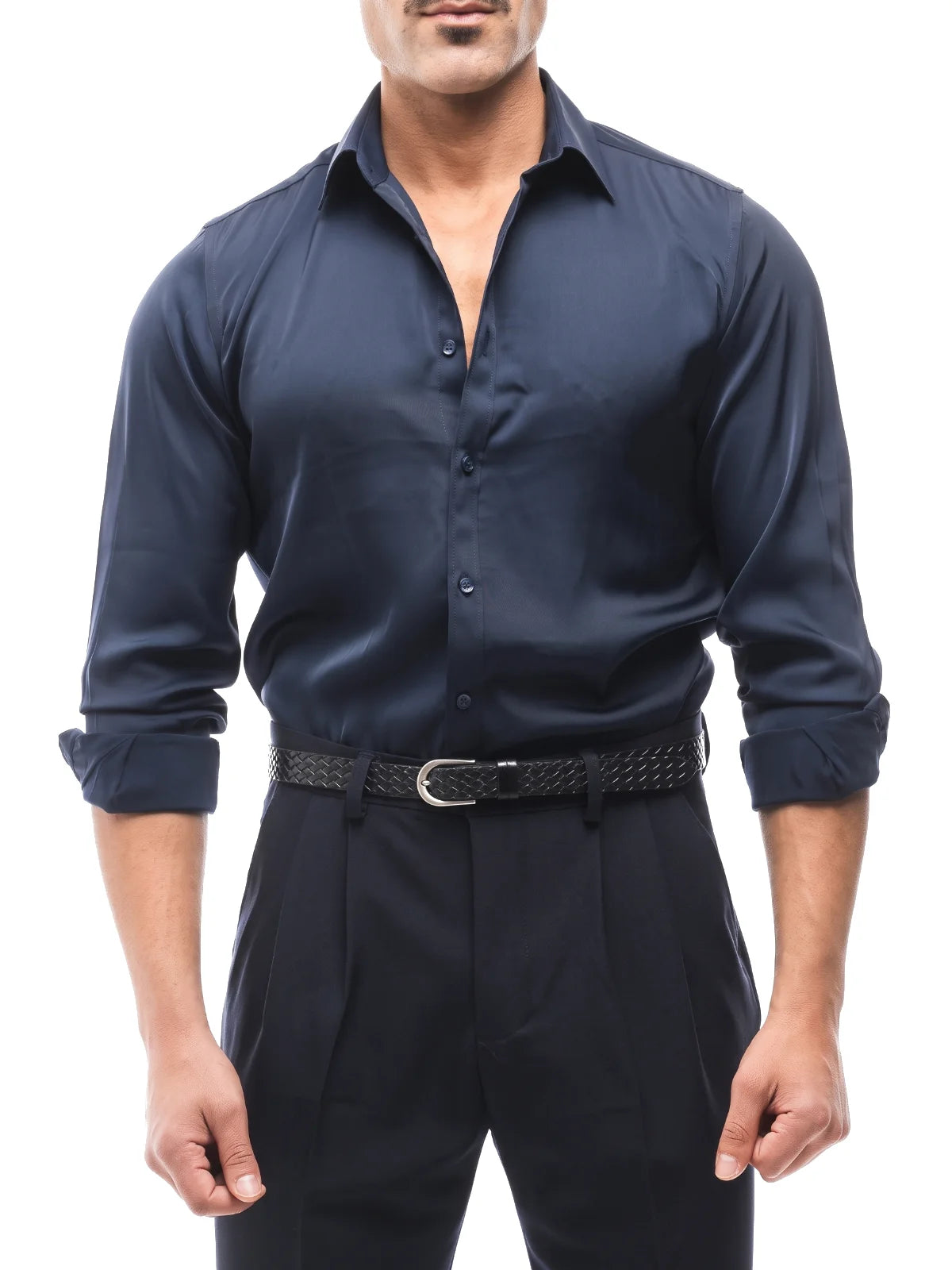 LUIS camisa efecto seda azul marino – detalle de la botonadura – Bruno Valls