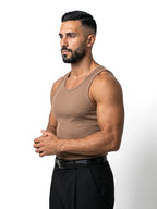 MARIO camiseta de tirantes canalé marrón – vista tres cuartos – Bruno Valls