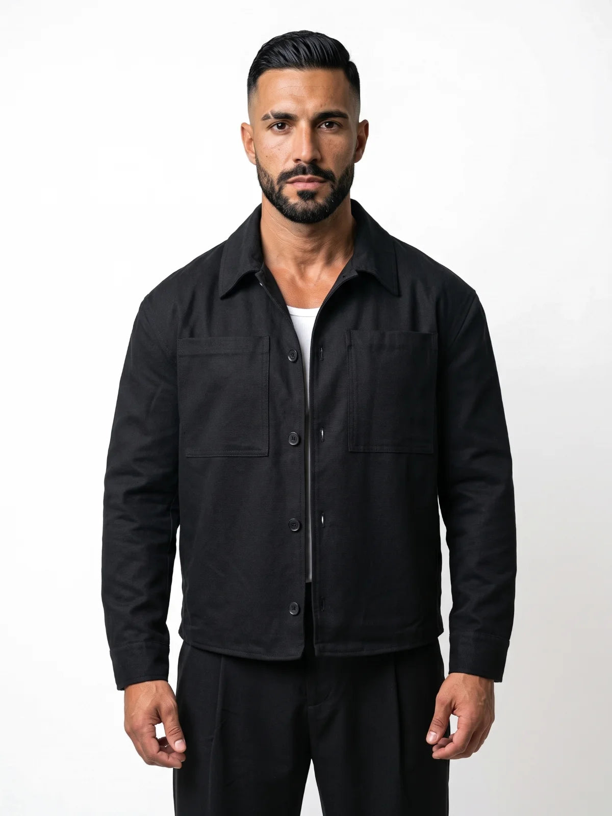 RAFAEL cazadora baggy negra – plano medio – Bruno Valls