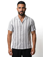 RAÚL camisa de rayas gris – plano medio frontal – Bruno Valls